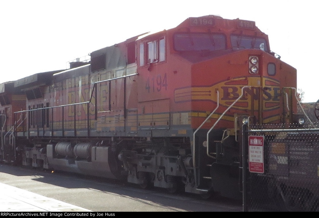 BNSF 4194